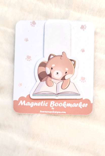 Red Panda Reading Magnetic bookmark