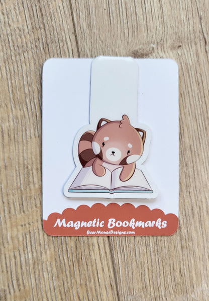 Red Panda Reading Magnetic bookmark