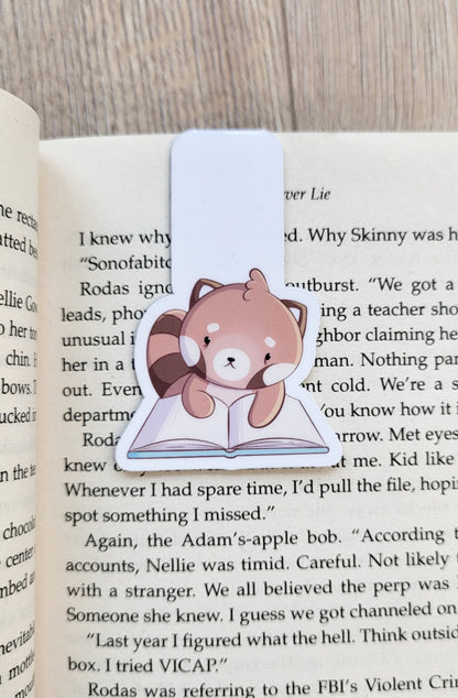 Red Panda Reading Magnetic bookmark